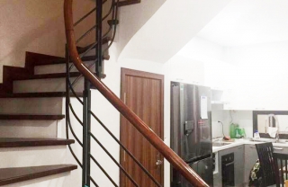 Cầu thang sắt tay vịn gỗ MDS02